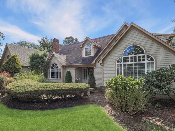 8 Brian Lane, Mount Sinai NY 11766