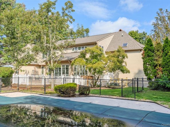 8 Brian Lane, Mount Sinai NY 11766