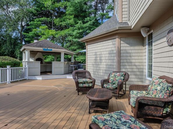 8 Brian Lane, Mount Sinai NY 11766