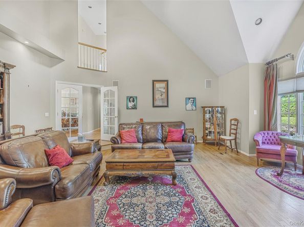 8 Brian Lane, Mount Sinai NY 11766