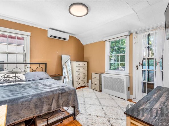 5022 Overbrook Street, Douglaston NY 11362