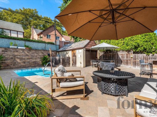 5022 Overbrook Street, Douglaston NY 11362