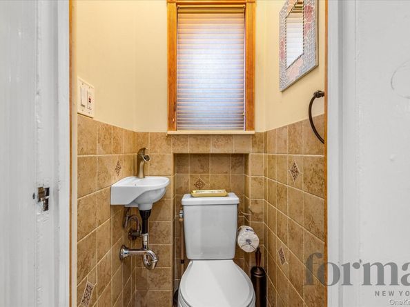 5022 Overbrook Street, Douglaston NY 11362