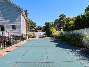 15 Hedgerow Lane, Commack NY 11725