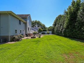 15 Hedgerow Lane, Commack NY 11725