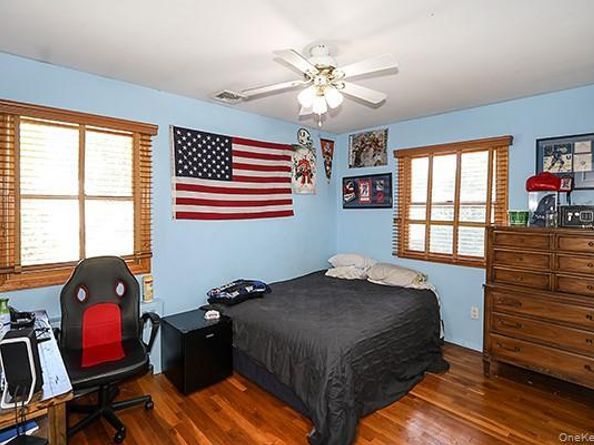 15 Hedgerow Lane, Commack NY 11725