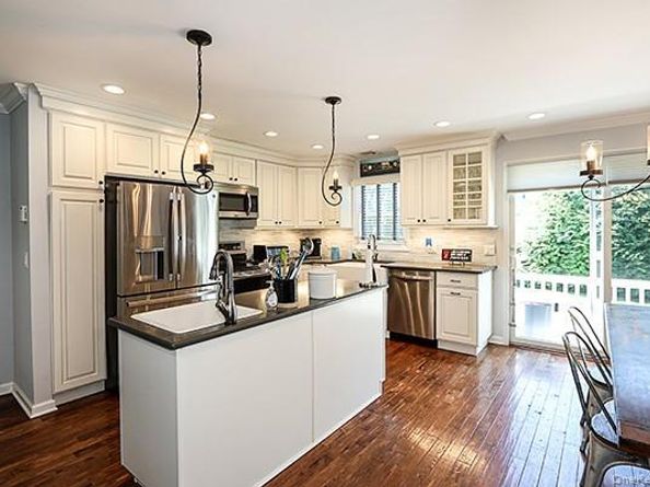 15 Hedgerow Lane, Commack NY 11725