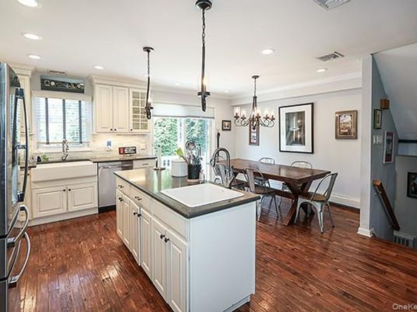 15 Hedgerow Lane, Commack NY 11725