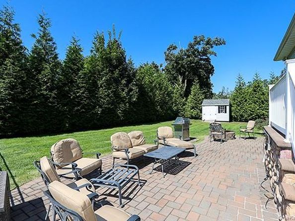 15 Hedgerow Lane, Commack NY 11725