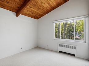 6 Split Oak Drive, East Norwich NY 11732
