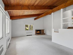 6 Split Oak Drive, East Norwich NY 11732