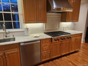 1 Northwood Court, Woodbury NY 11797