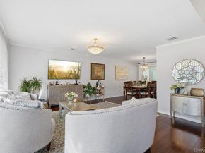 20 Vista Road, Plainview NY 11803