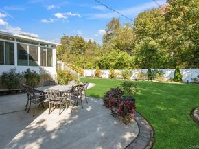 20 Vista Road, Plainview NY 11803