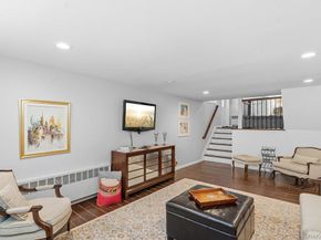 20 Vista Road, Plainview NY 11803