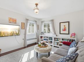 20 Vista Road, Plainview NY 11803