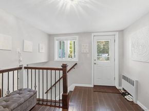 20 Vista Road, Plainview NY 11803