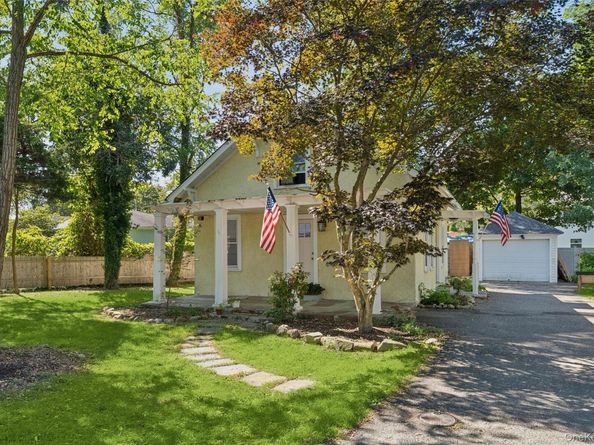 242 Bayview Drive, Mastic Beach NY 11951