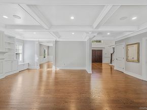 4 Carriage Court, Dix Hills NY 11746