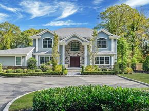 4 Carriage Court, Dix Hills NY 11746