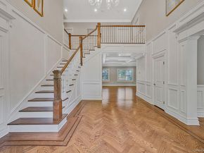 4 Carriage Court, Dix Hills NY 11746