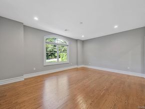 4 Carriage Court, Dix Hills NY 11746