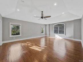 4 Carriage Court, Dix Hills NY 11746