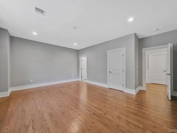 4 Carriage Court, Dix Hills NY 11746