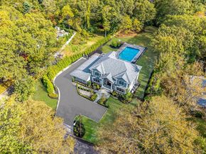 4 Carriage Court, Dix Hills NY 11746