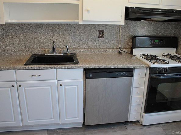 28 DeHaven Drive 1E, Yonkers NY 10701