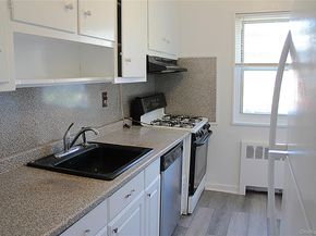 28 DeHaven Drive 1E, Yonkers NY 10701