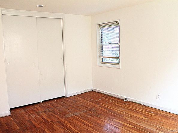 28 DeHaven Drive 1E, Yonkers NY 10701