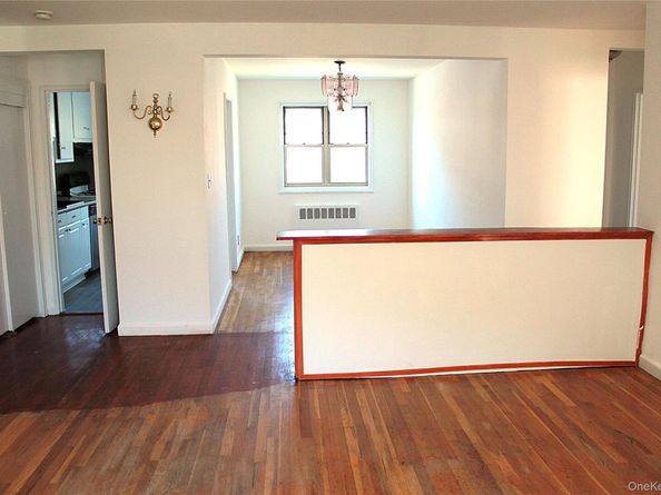 28 DeHaven Drive 1E, Yonkers NY 10701