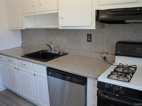 28 DeHaven Drive 1E, Yonkers NY 10701