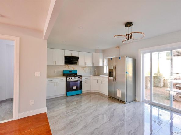 166-65 17th Road, Whitestone NY 11357