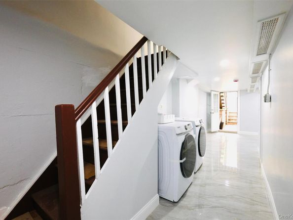 166-65 17th Road, Whitestone NY 11357