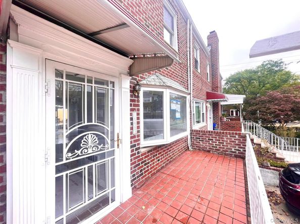 166-65 17th Road, Whitestone NY 11357