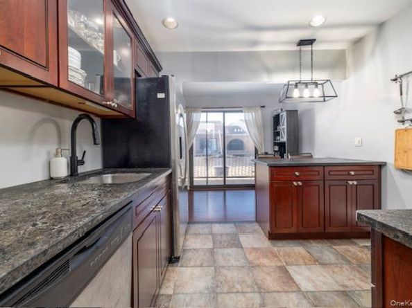 214 Westend Avenue 6C, Freeport NY 11520