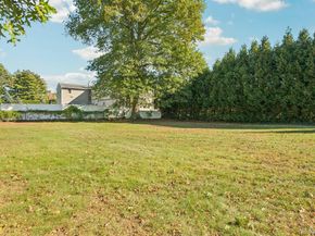 10 Aron Drive, Woodbury NY 11797