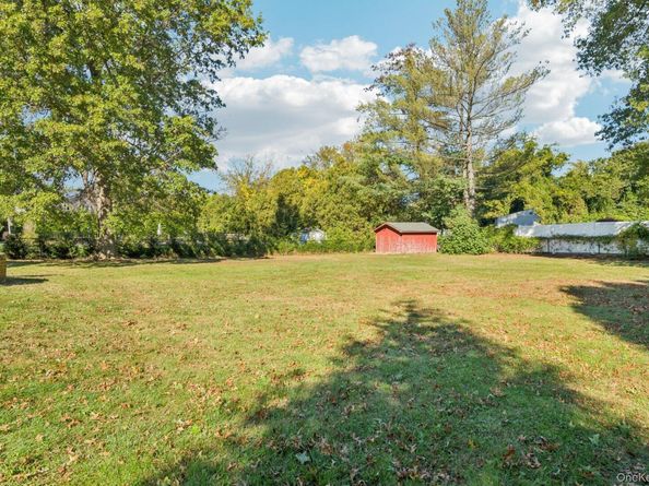 10 Aron Drive, Woodbury NY 11797