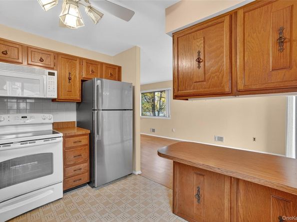 117 Village Road D, Yorktown Heights NY 10598