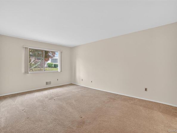 117 Village Road D, Yorktown Heights NY 10598