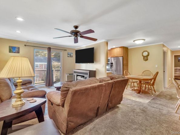 111 Fairharbor Drive 111, Patchogue NY 11772