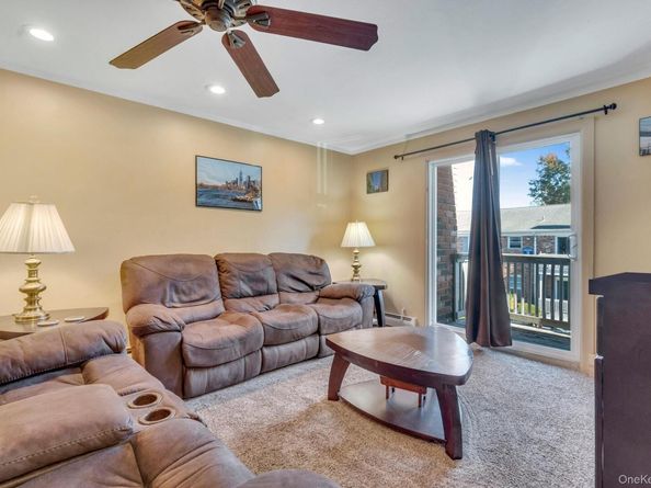 111 Fairharbor Drive 111, Patchogue NY 11772