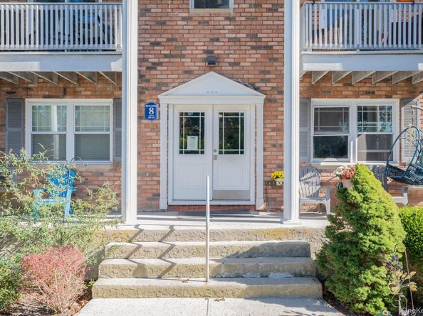 111 Fairharbor Drive 111, Patchogue NY 11772