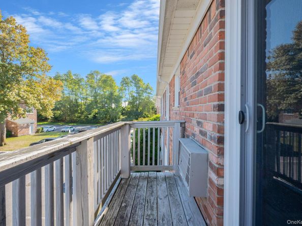 111 Fairharbor Drive 111, Patchogue NY 11772