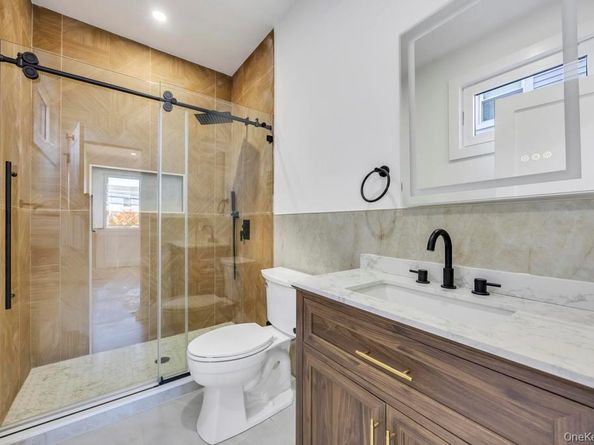 14 Bark Lane, Levittown NY 11756