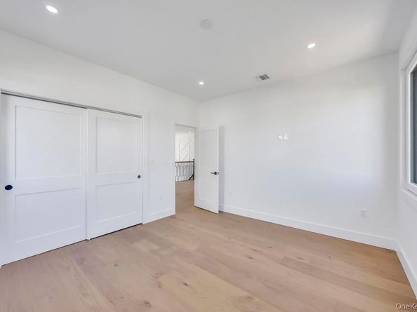 14 Bark Lane, Levittown NY 11756