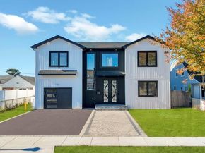 14 Bark Lane, Levittown NY 11756