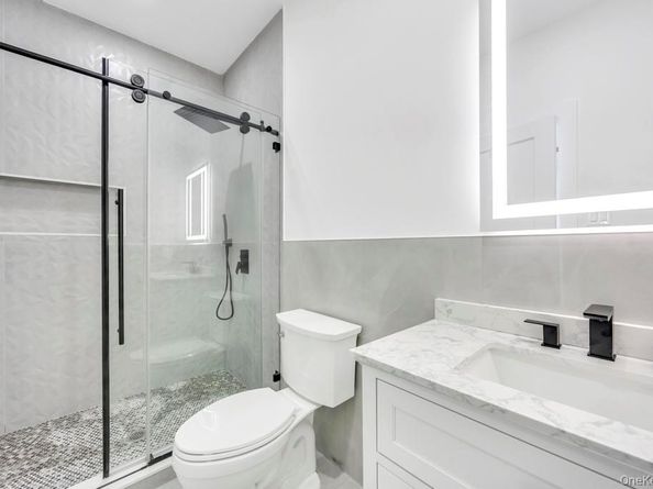 14 Bark Lane, Levittown NY 11756